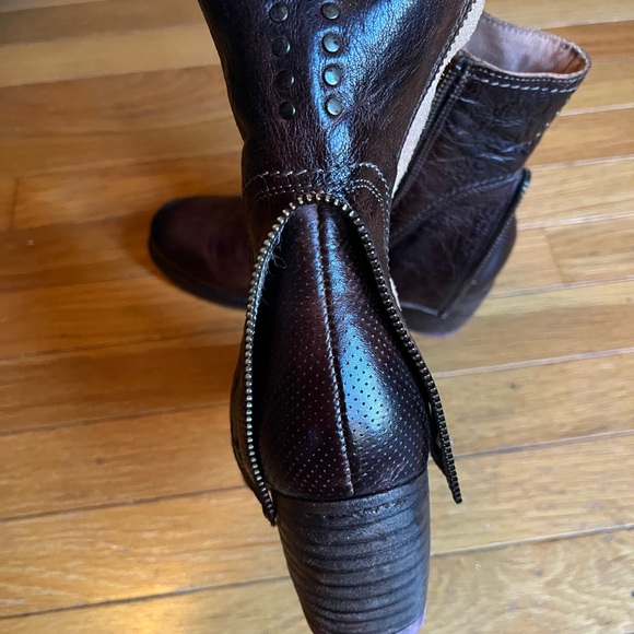 Authentic Leather Boots - Picture 3 of 6
